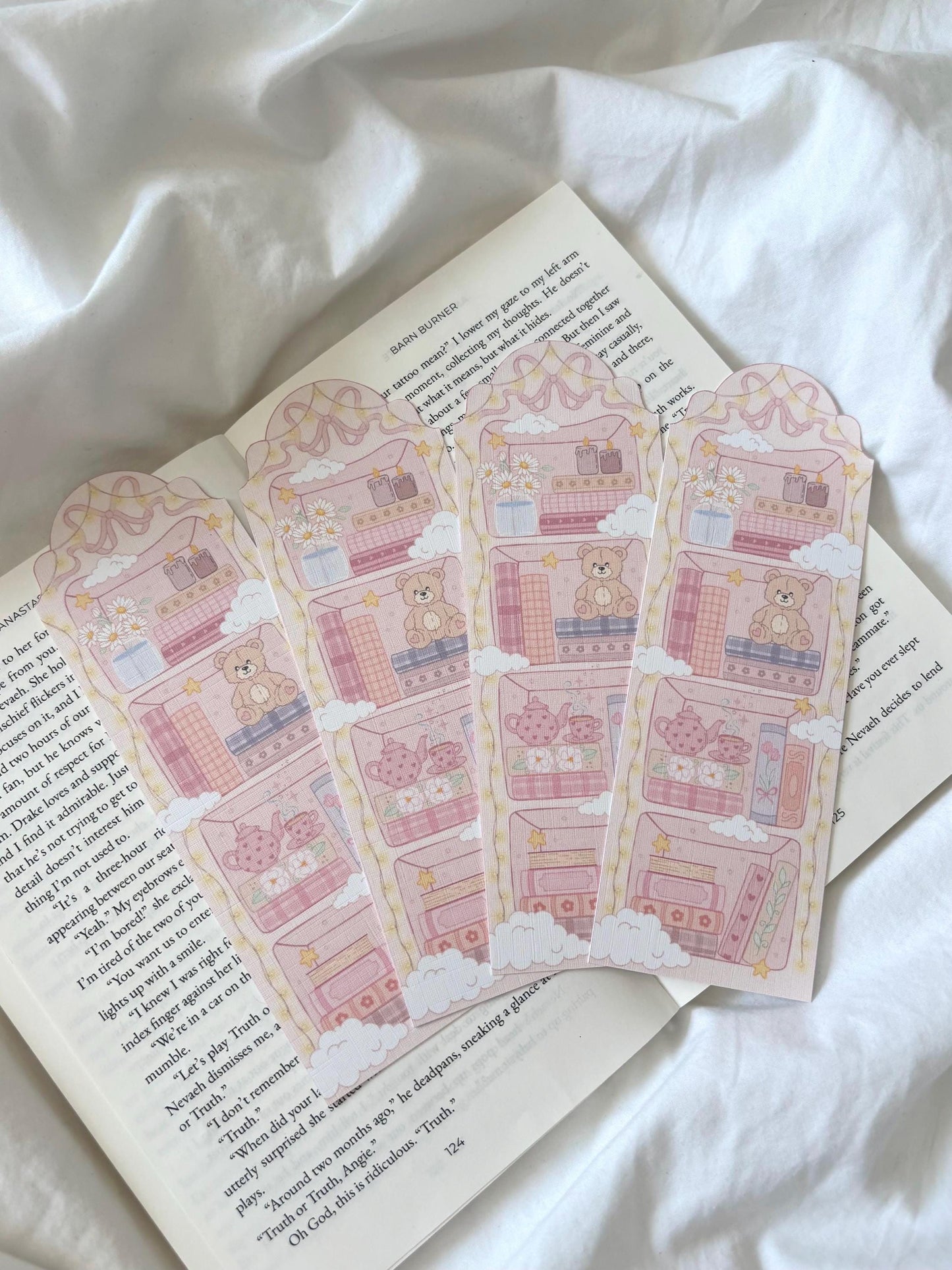 Cosy Reader Bookshelf Bookmark