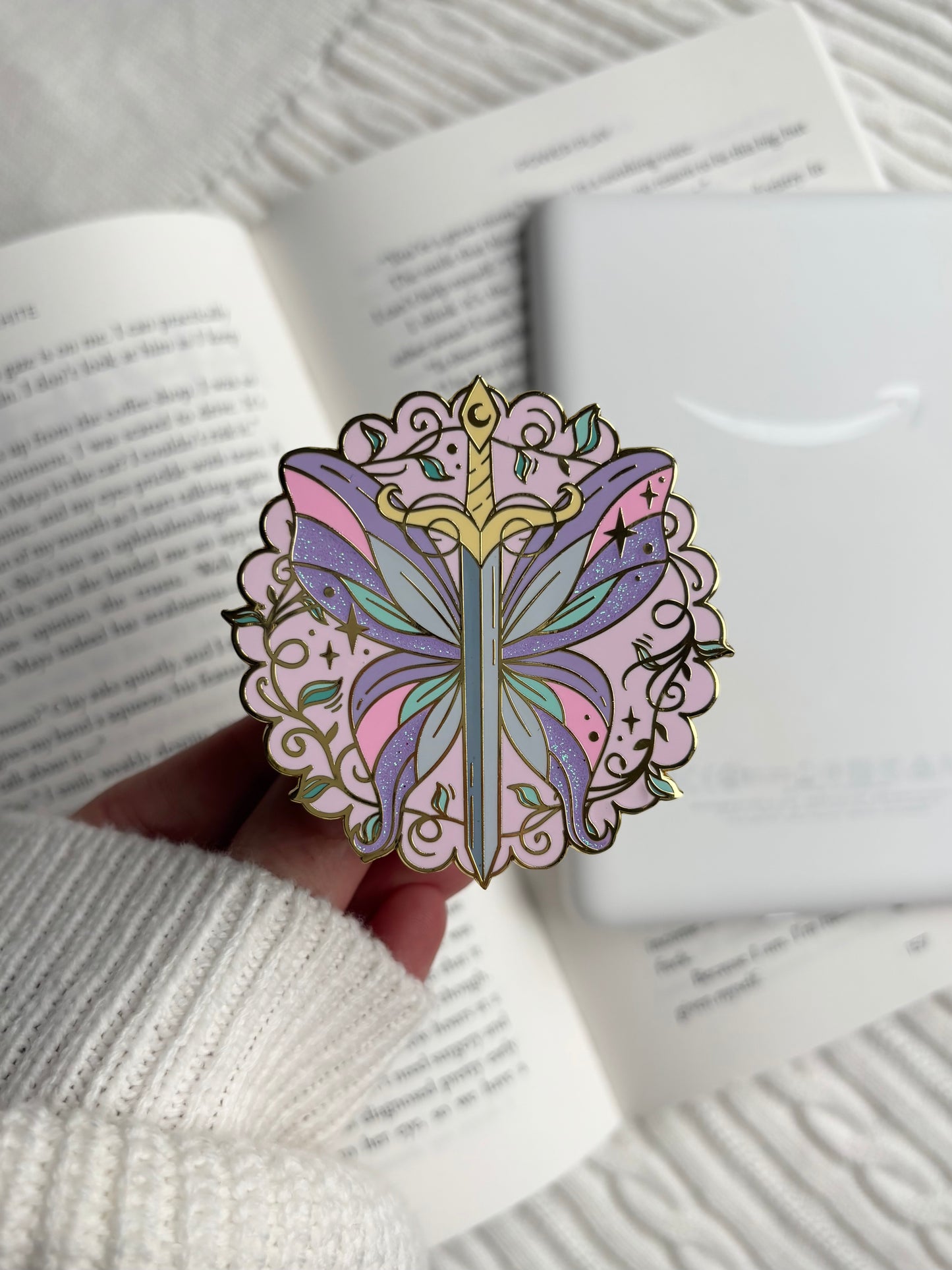 A Fairy Wing Dagger E-Reader Grip