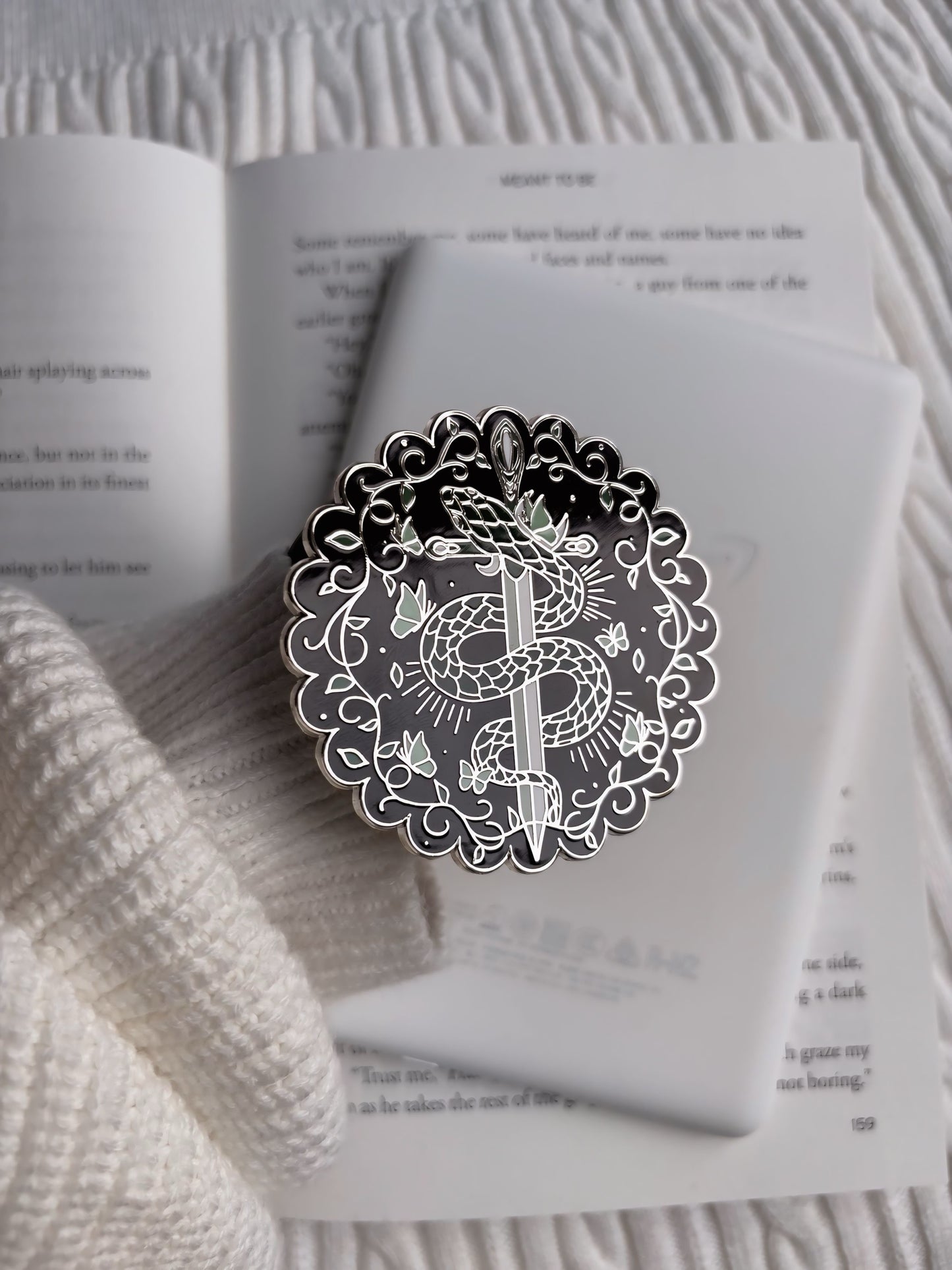 Silver Serpent E-Reader Grip