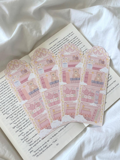 Cosy Reader Bookshelf Bookmark