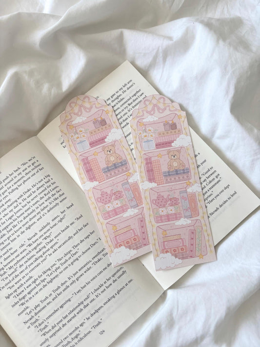 Cosy Reader Bookshelf Bookmark