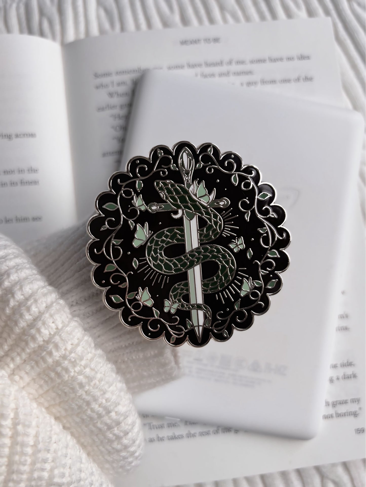 Silver Serpent E-Reader Grip