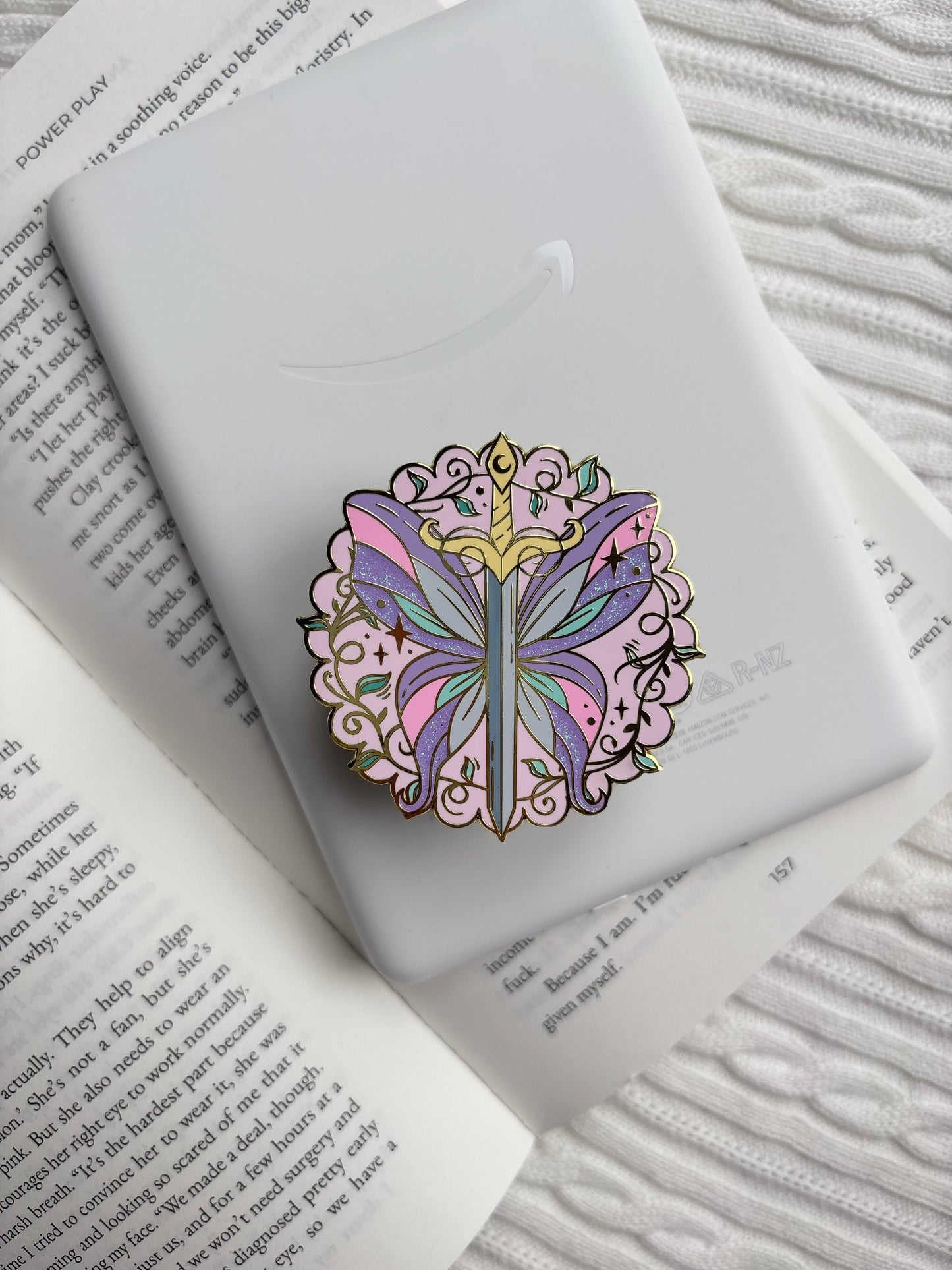 A Fairy Wing Dagger E-Reader Grip