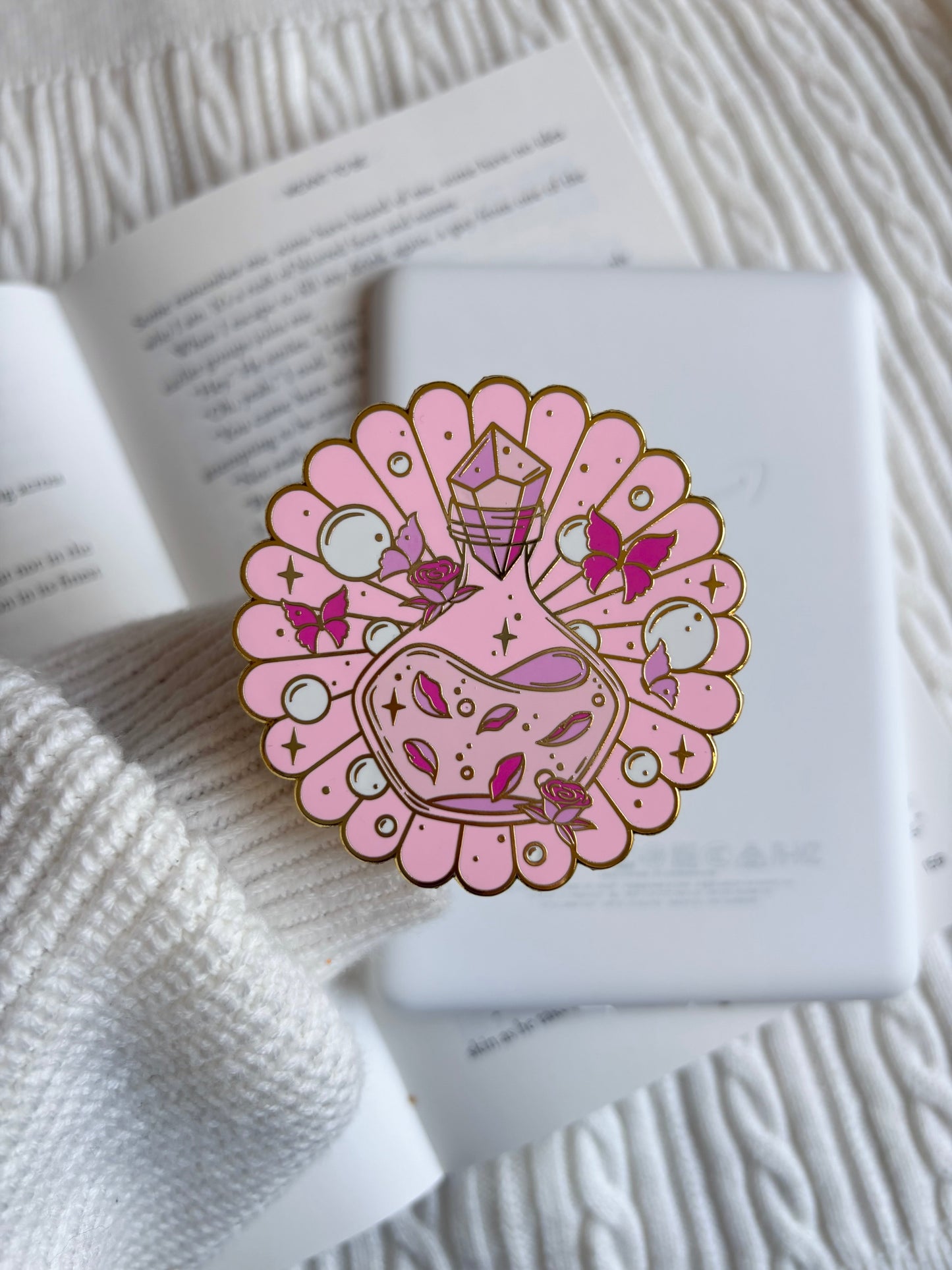 Oopsie Damaged Love Potion E-Reader Grip