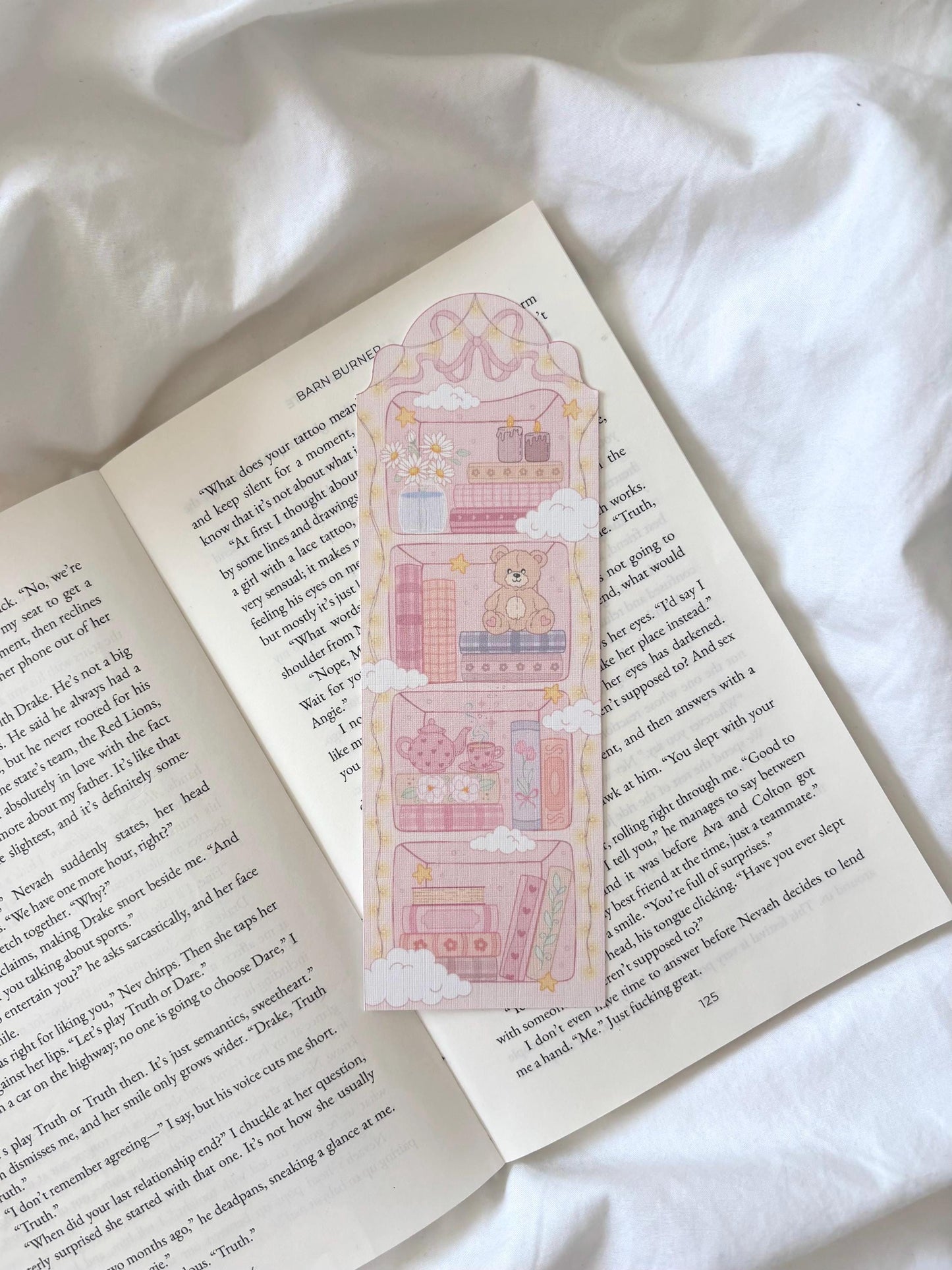 Cosy Reader Bookshelf Bookmark